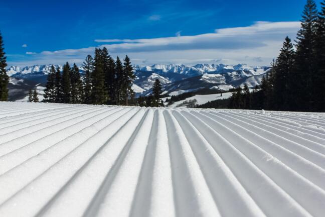 pista da sci perfettamente tirata